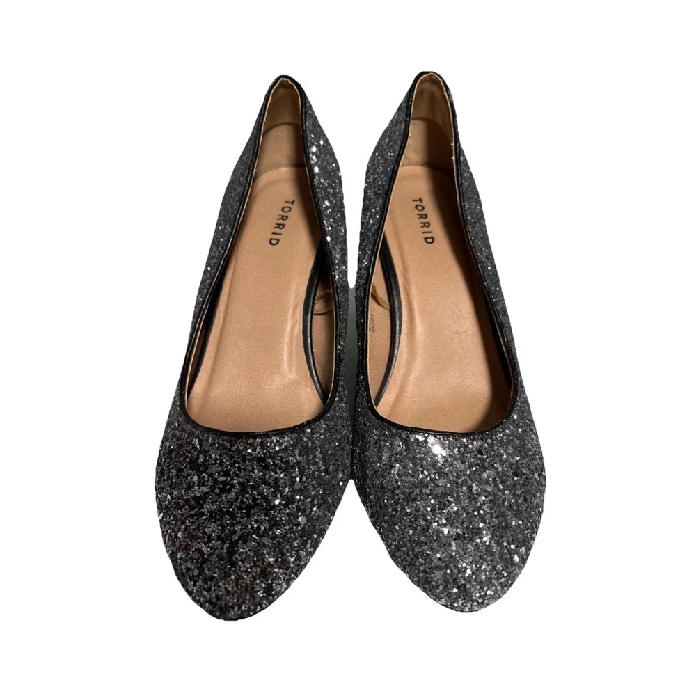Torrid Sequined Heels Pumps Closed Toe Chunk Heel